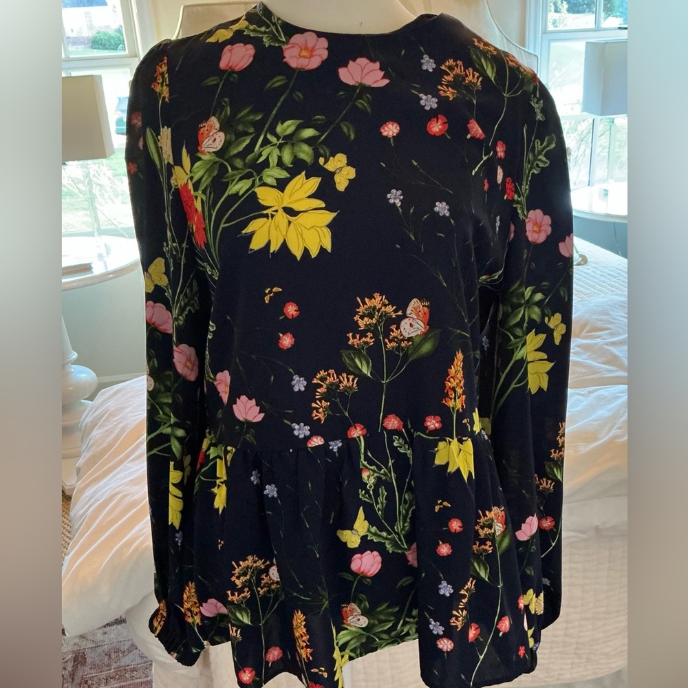 Pomander Place Carlota Blouse / Navy Floral Peplum /Women's Size Medium